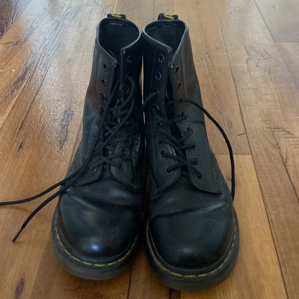 Black Doc Marten Lace Up Boots Size 8 Women’s